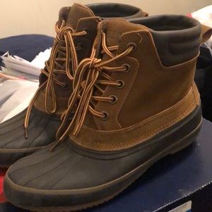 IZOD Tan duck boots